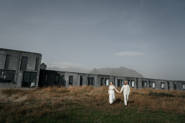 Свадьба на черном пляже в Исландии