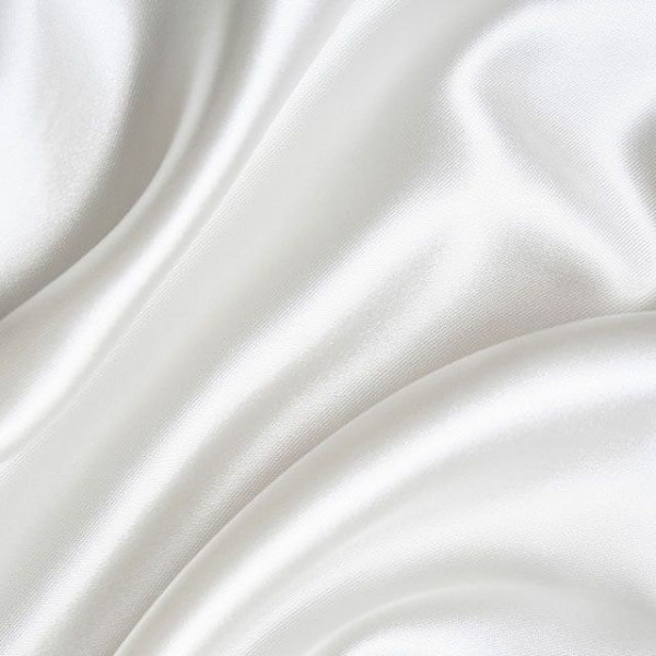 Шелковое платье-комбинация — лучший наряд для танцев