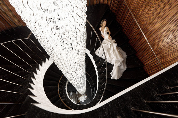 Солнечная летняя свадьба с церемонией на природе