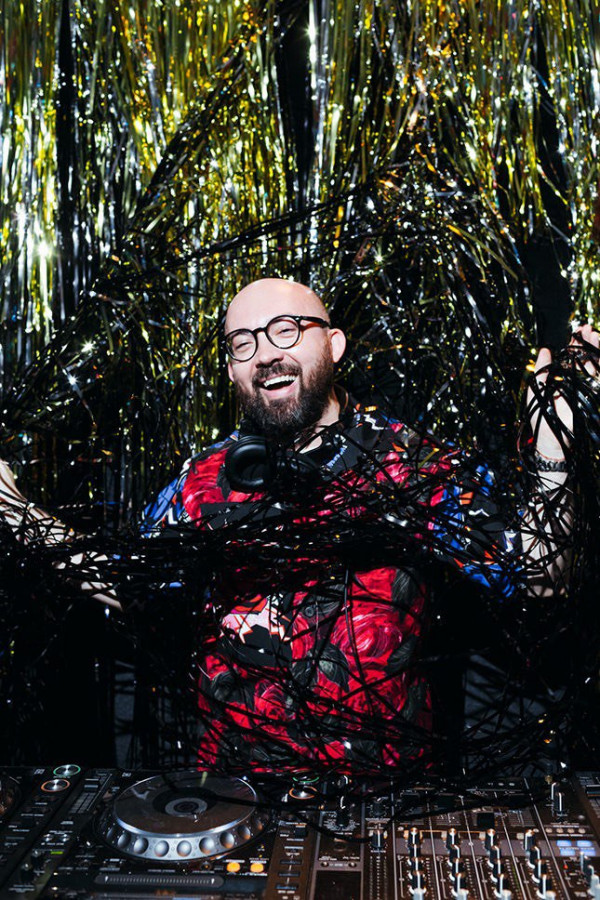 Диджеи Виталий Козак