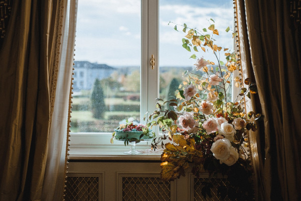 Игривая или серьезная? Два образа невесты в