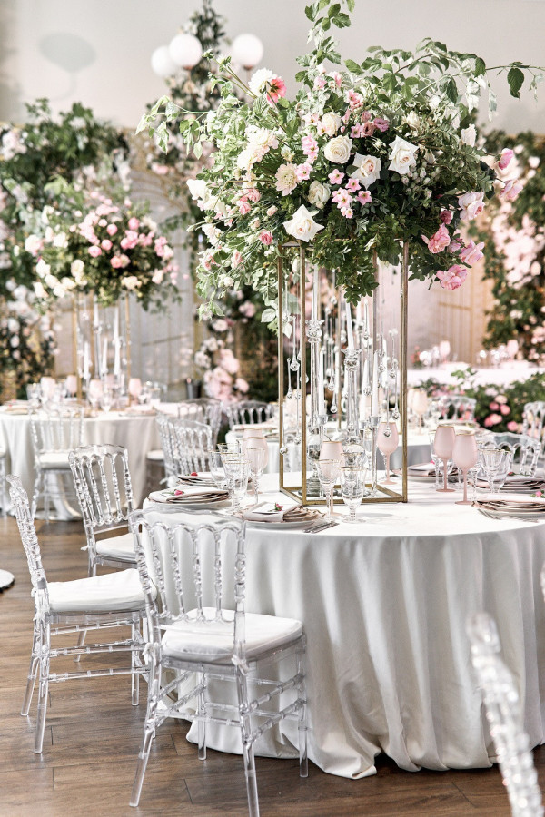 Солнечная летняя свадьба с церемонией на природе