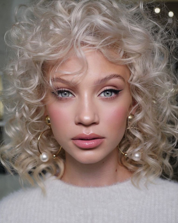 Хайлайтеры, которыми пользуются свадебные стилисты