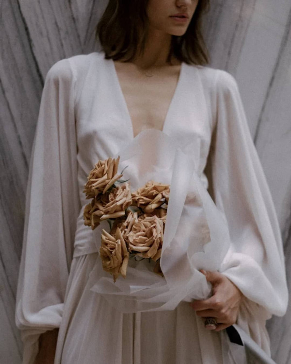 Нежные букеты невесты для зимних свадеб