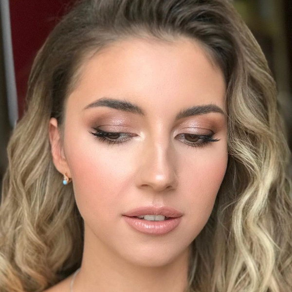 Хайлайтеры, которыми пользуются свадебные стилисты