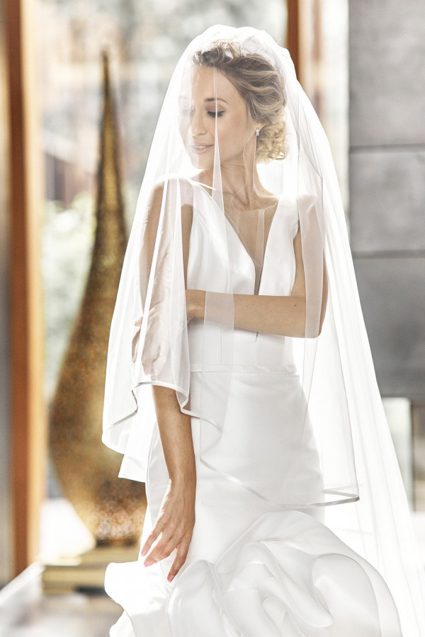 Солнечная летняя свадьба с церемонией на природе