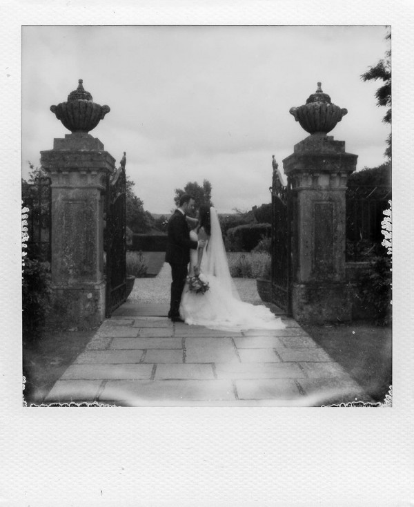 Почему вам нужен полароид на свадьбе