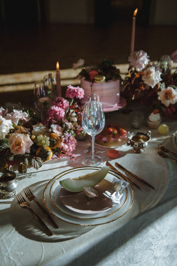 Игривая или серьезная? Два образа невесты в