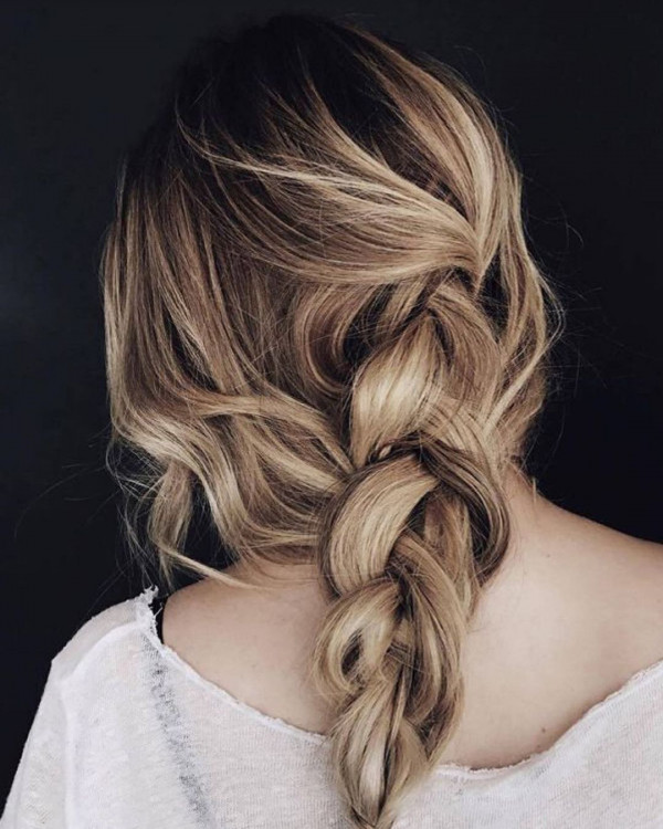 Свадебные укладки с косами для романтичных натур