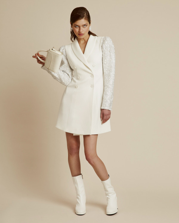 «Зимние» образы для невест существуют