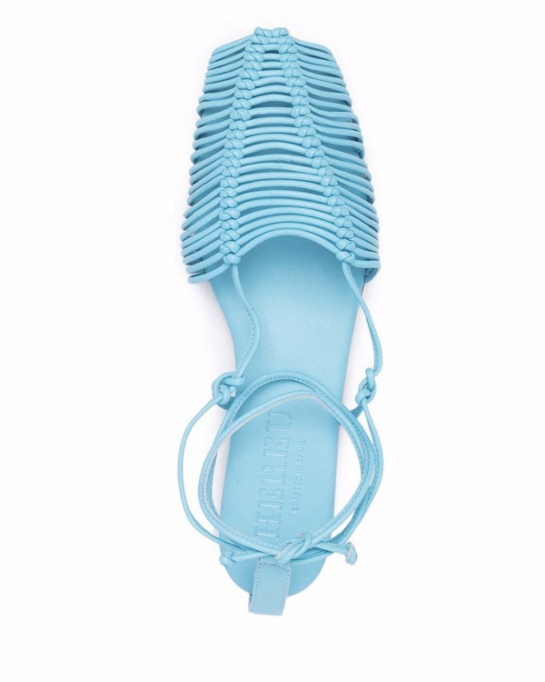 15 пар неординарной обуви без каблука