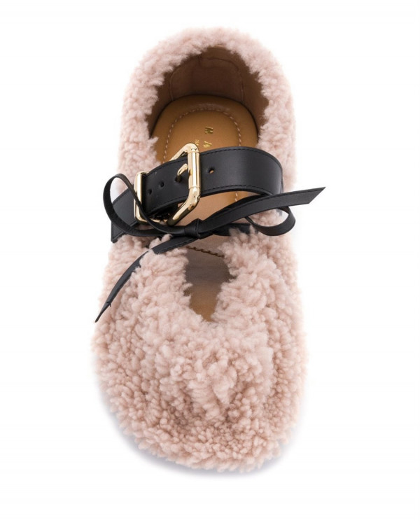 15 пар неординарной обуви без каблука