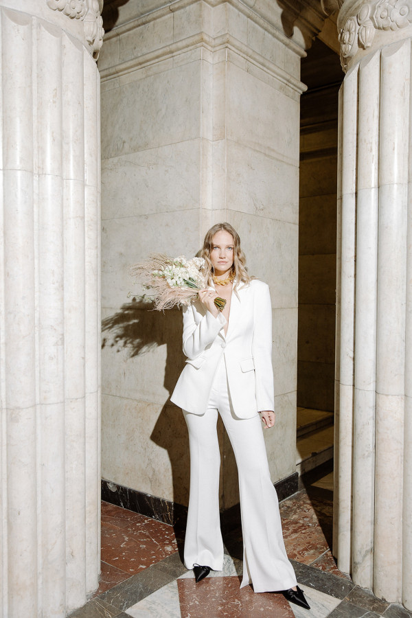 Минималистичная свадьба в ярко-розовом цвете