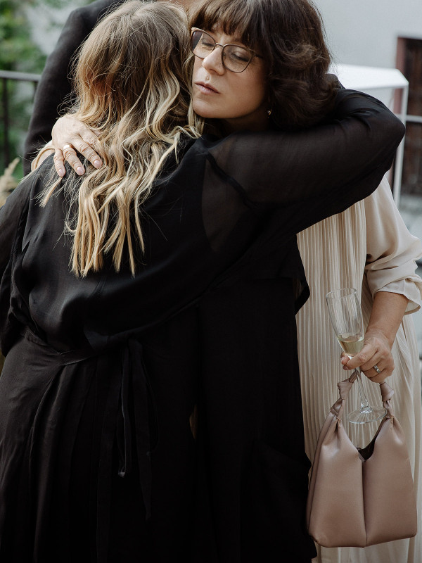 Минималистичная свадьба в ярко-розовом цвете