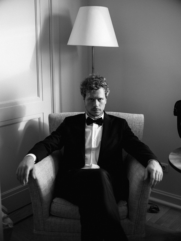 Автомобиль в стиле ретро и съемка для