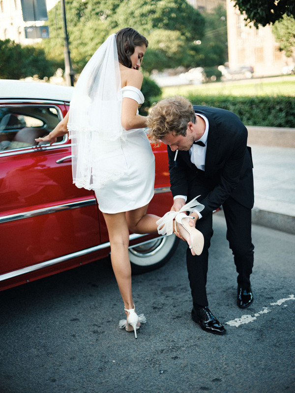 Автомобиль в стиле ретро и съемка для