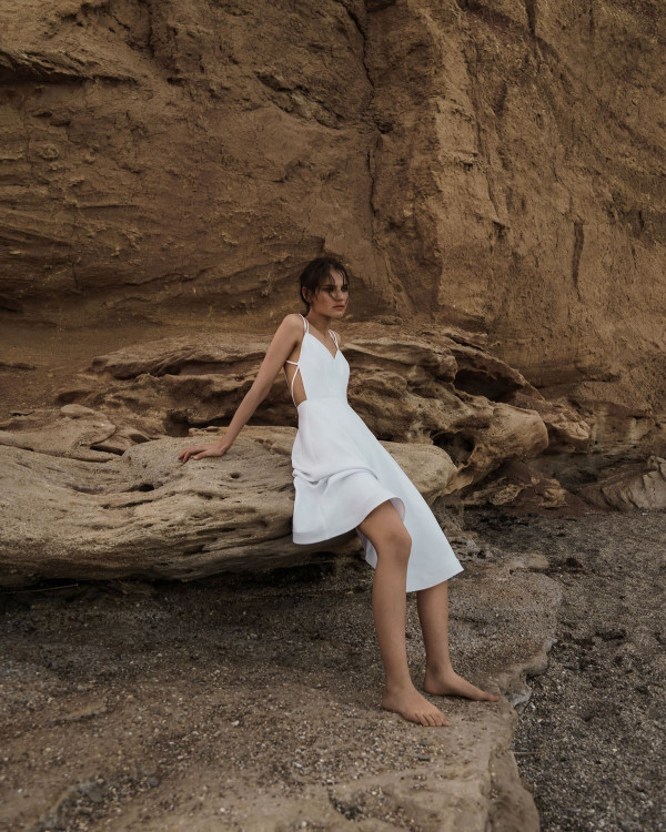 Ничего лишнего: 43 минималистичных свадебных платья