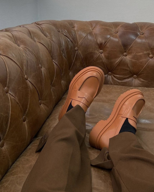 Образ жениха: где искать оригинальные лоферы