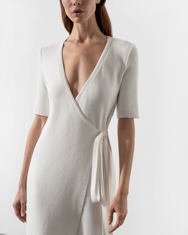 Ничего лишнего: 43 минималистичных свадебных платья