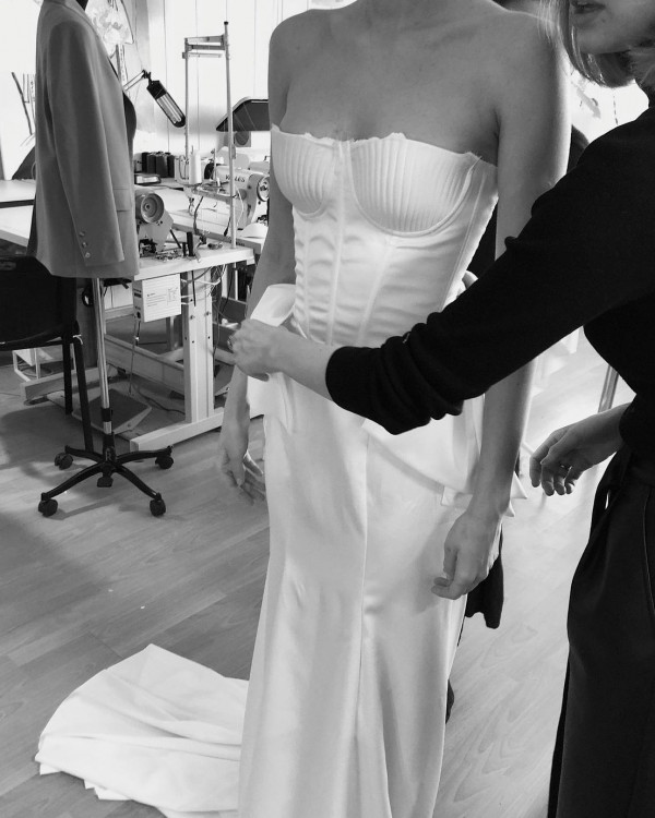 4 способа скорректировать фигуру с помощью платья