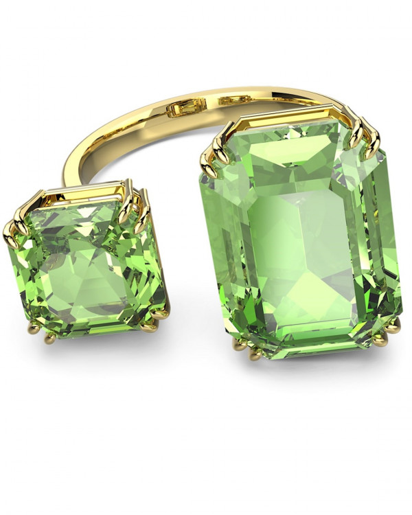 Она согласна! 22 кольца с зелеными камнями