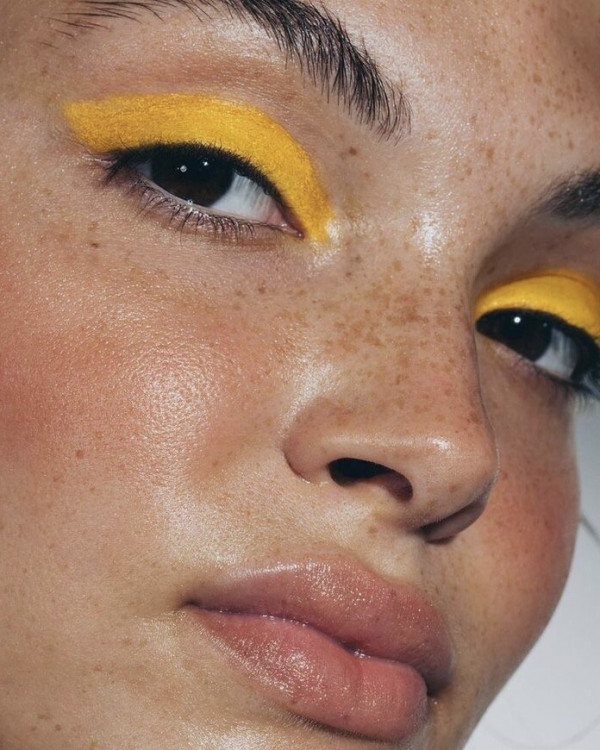 Мнение профессионалов: стрелки в свадебном макияже глаз