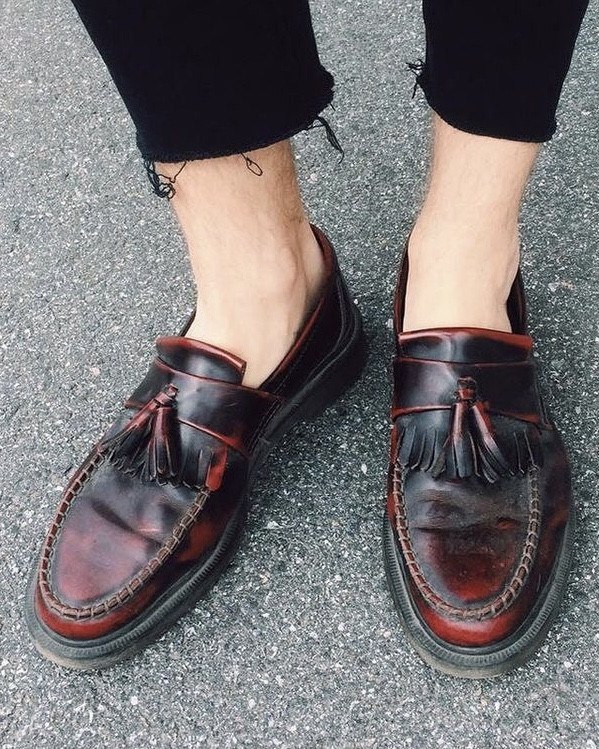 Образ жениха: где искать оригинальные лоферы