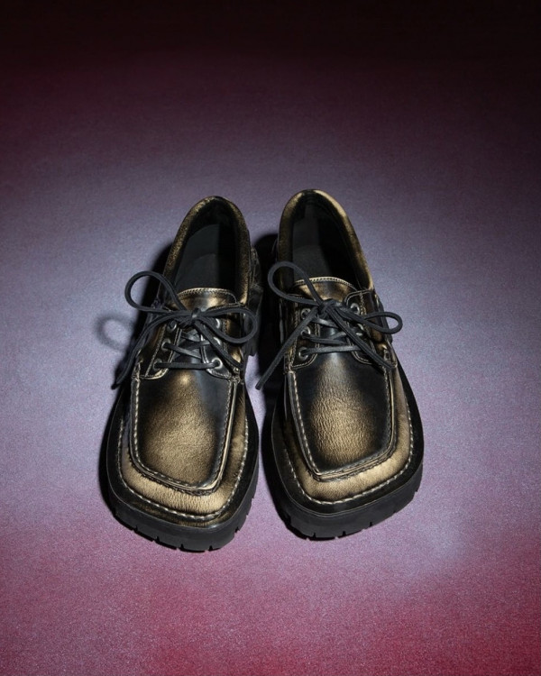 Образ жениха: где искать оригинальные лоферы