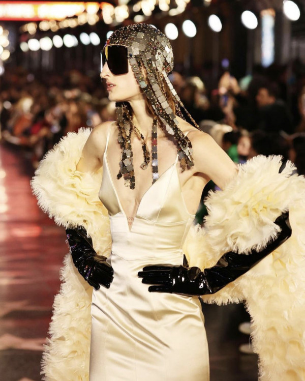 Свадебные перчатки  — это больше не