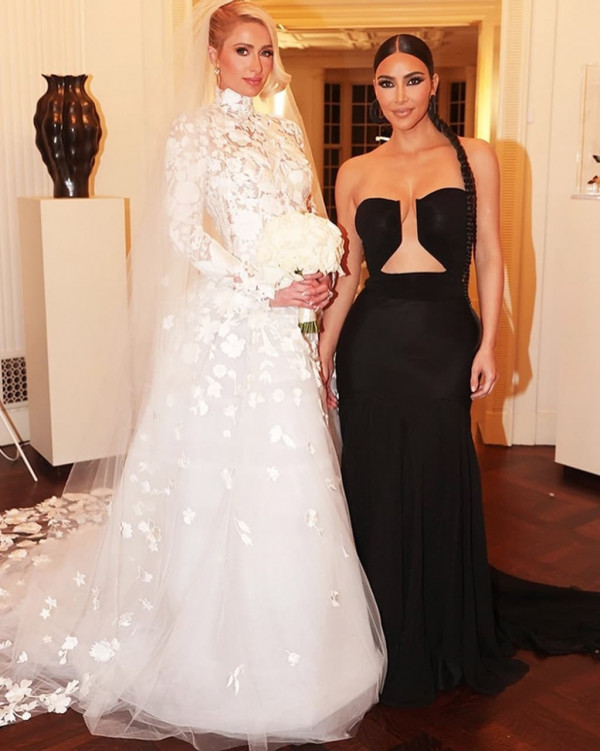 Пэрис Хилтон вышла замуж