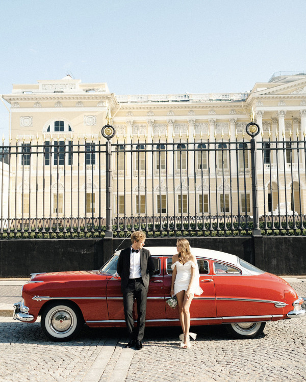 Ретро автомобиль на свадьбу. Где арендовать?