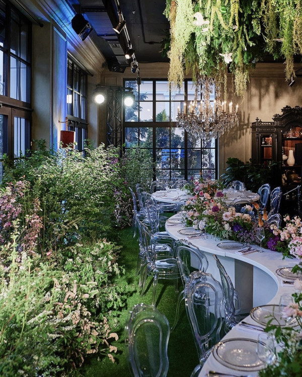 Украшение витрин: современная альтернатива декору