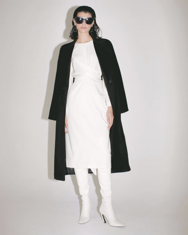 «Зимние» образы для невест существуют