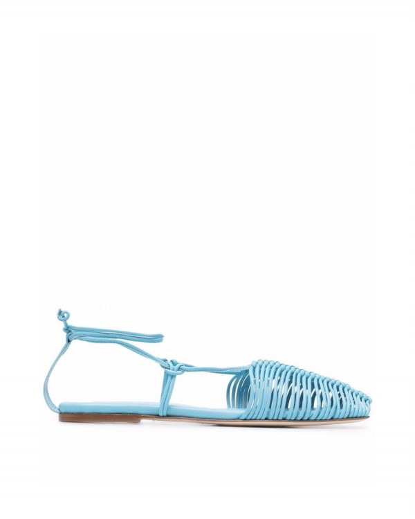 15 пар неординарной обуви без каблука