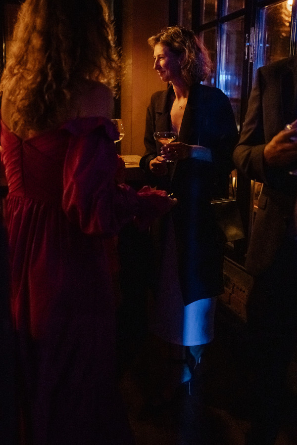 Минималистичная свадьба в ярко-розовом цвете