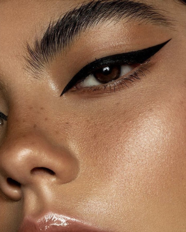 Мнение профессионалов: стрелки в свадебном макияже глаз