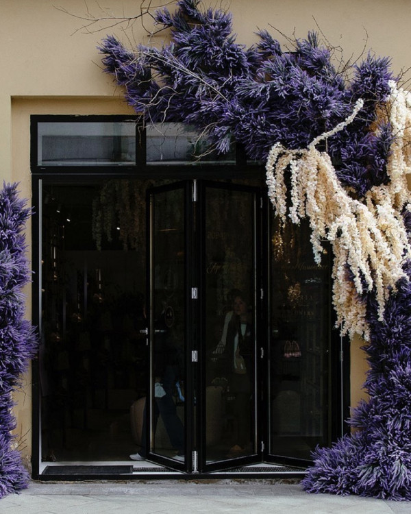 Украшение витрин: современная альтернатива декору