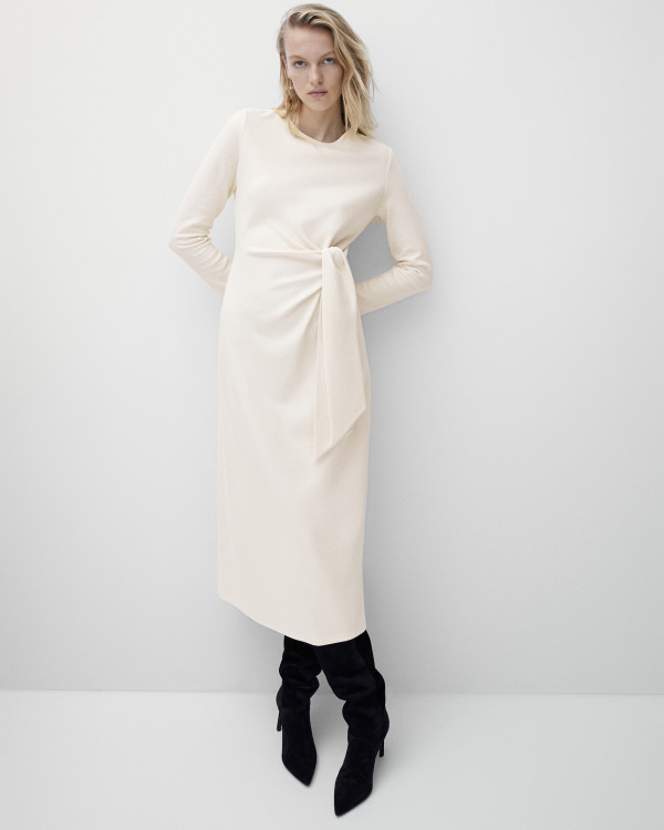 «Зимние» образы для невест существуют