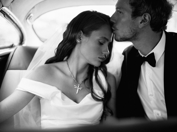 Автомобиль в стиле ретро и съемка для