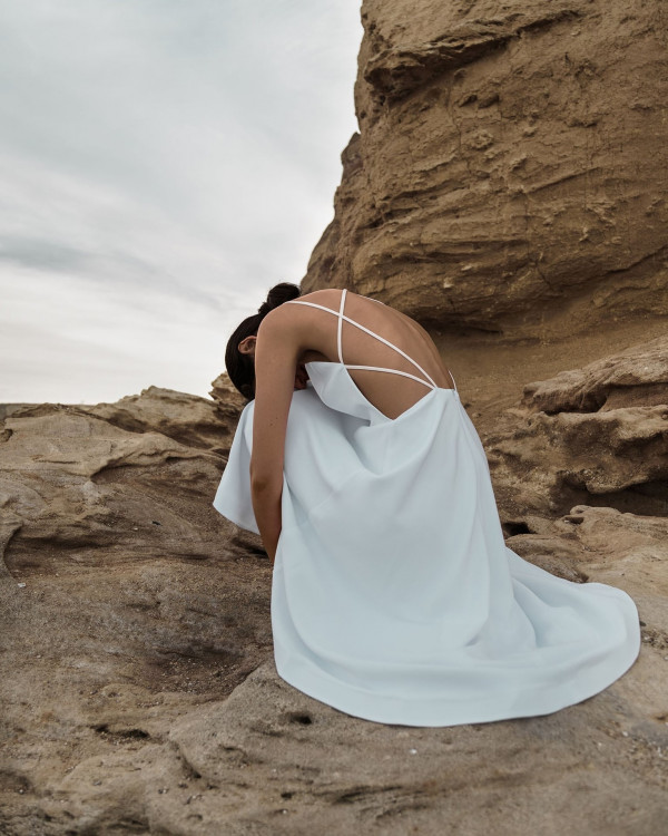 Ничего лишнего: 43 минималистичных свадебных платья