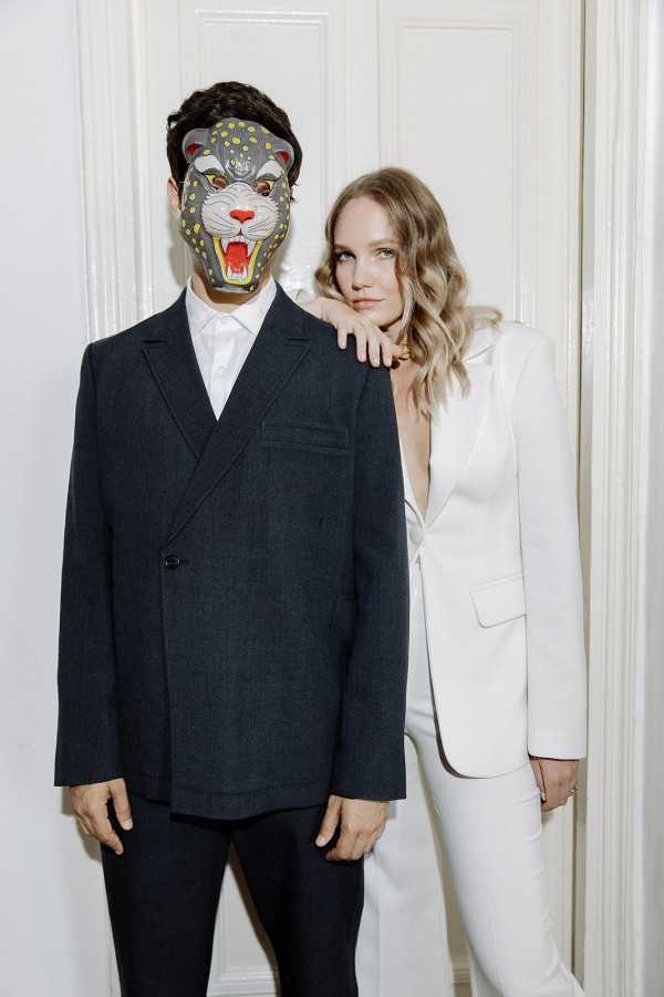 Минималистичная свадьба в ярко-розовом цвете