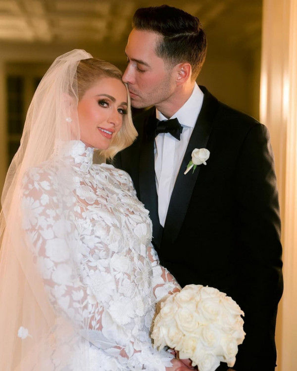 Пэрис Хилтон вышла замуж