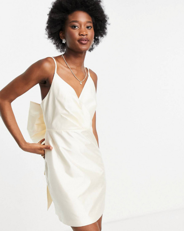 Ничего лишнего: 43 минималистичных свадебных платья