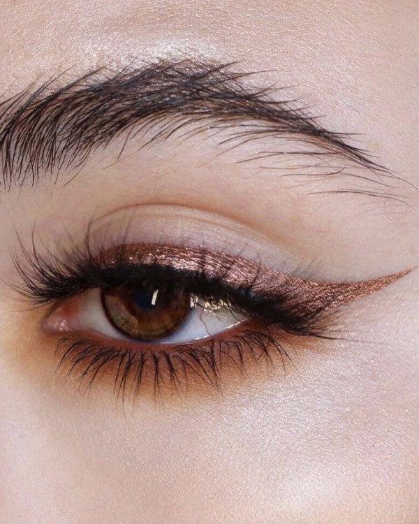 Мнение профессионалов: стрелки в свадебном макияже глаз