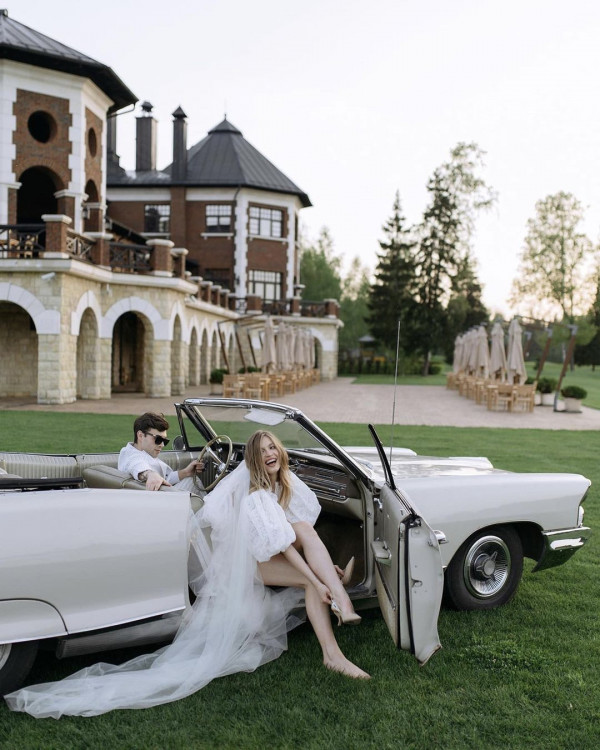 Ретро автомобиль на свадьбу. Где арендовать?