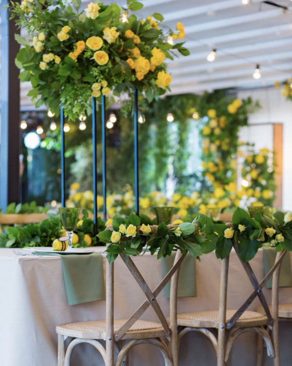 Зелень в свадебном оформлении: идеи и реальные