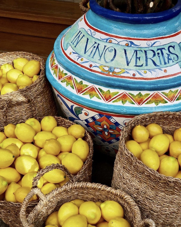 Украшение витрин: современная альтернатива декору