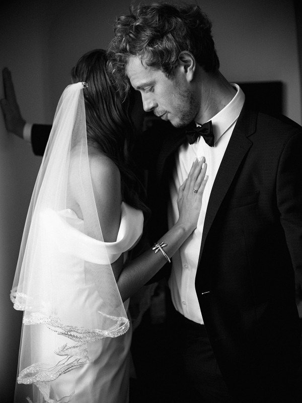 Автомобиль в стиле ретро и съемка для