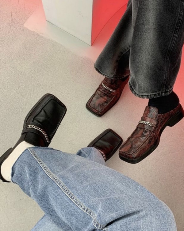 Образ жениха: где искать оригинальные лоферы