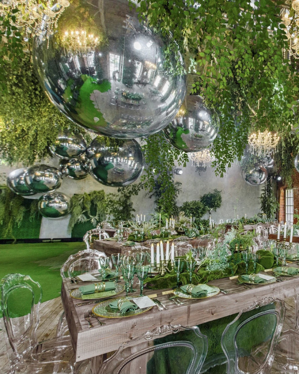 Зелень в свадебном оформлении: идеи и реальные